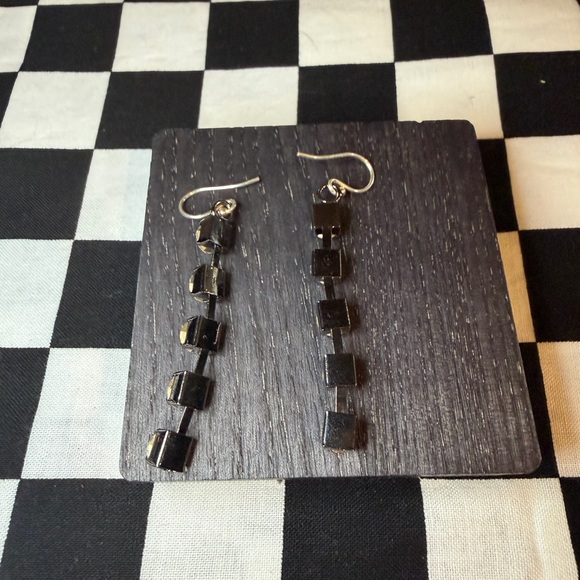 “Classic Bling” Rhinestone Dangle Earrings - Picture 4 of 7